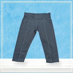 I.Fiv5, Capri Sports Legging, Simons Exclusive, Medium, Gray 🏃‍♀️‍➡️